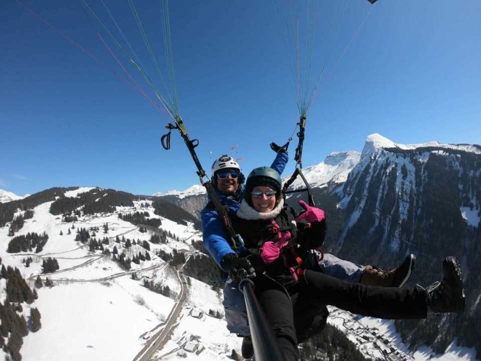 Couple paragliding